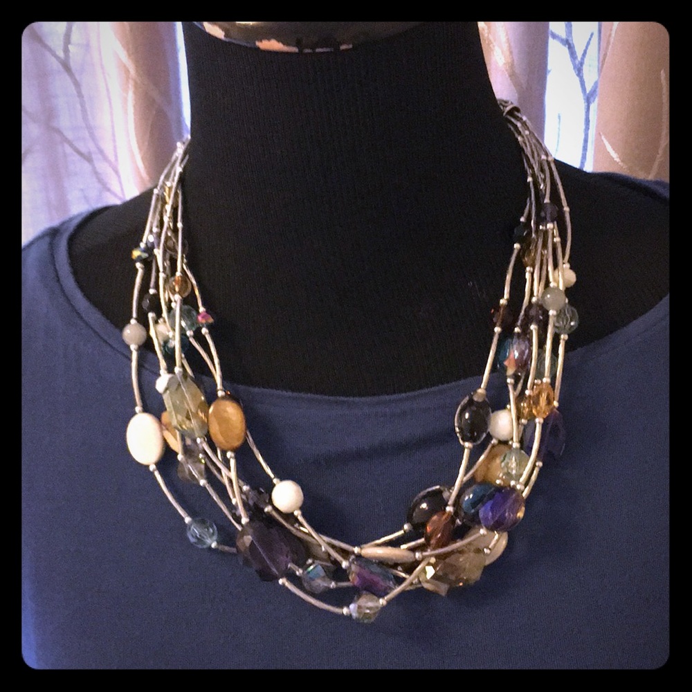 Silvery Jewel-tone Necklace🌸